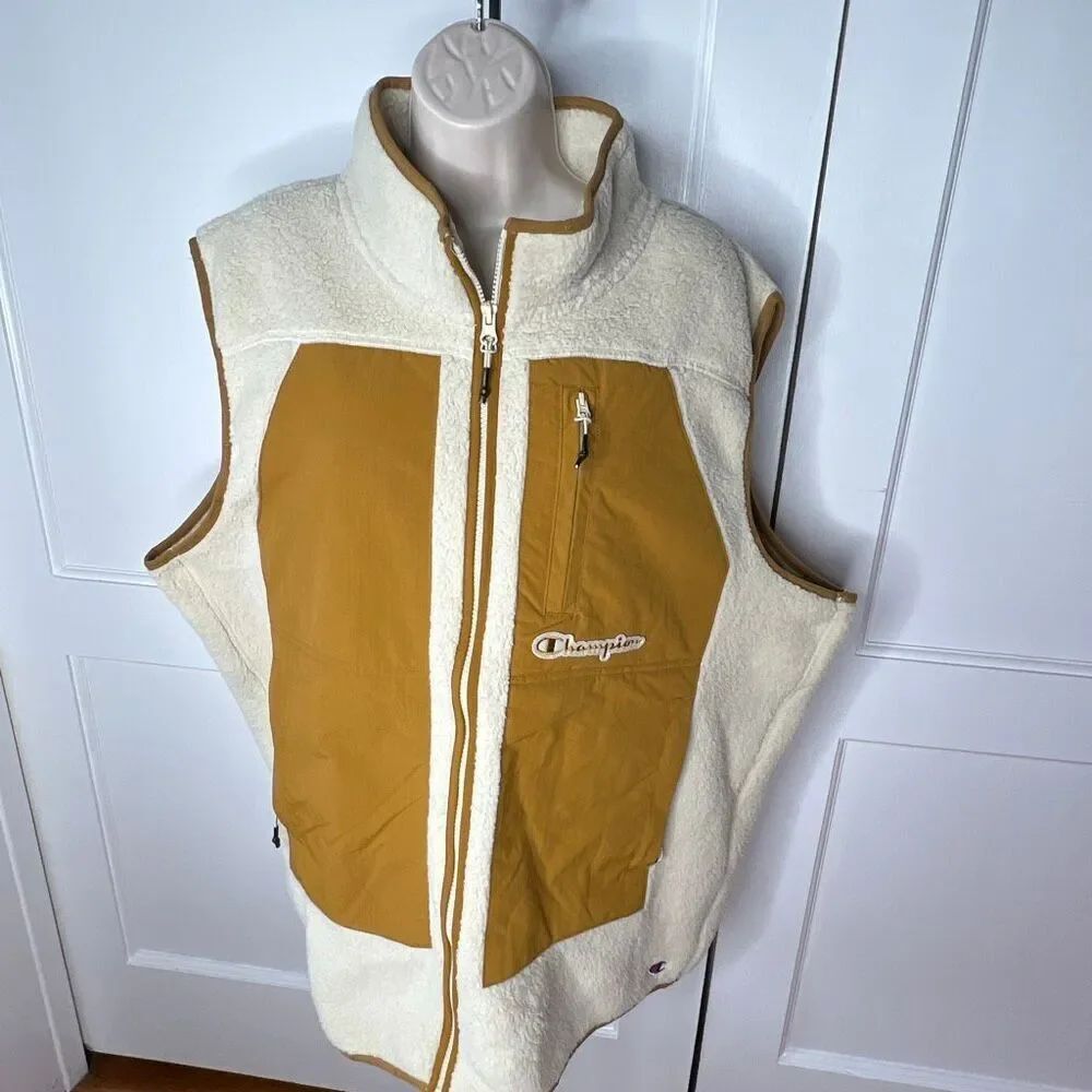Champion Men’s Shearling Vest in Cocoa Butter Size XL